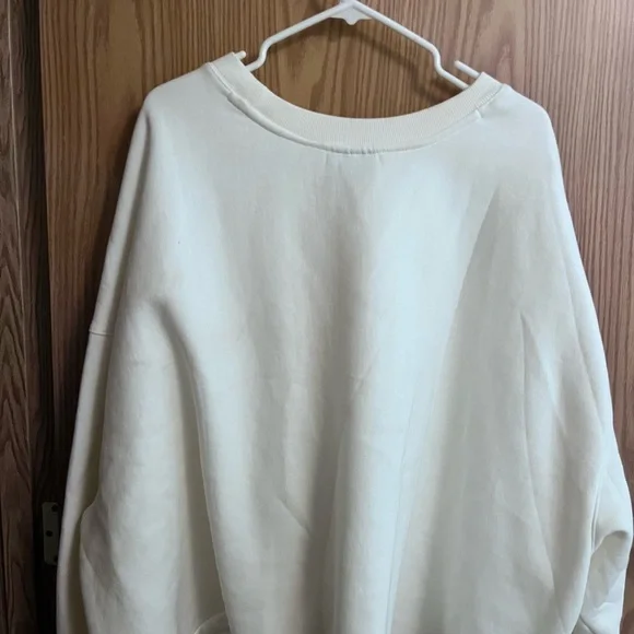 Selena graphic with pink crop top sweater - Picture 4 of 5